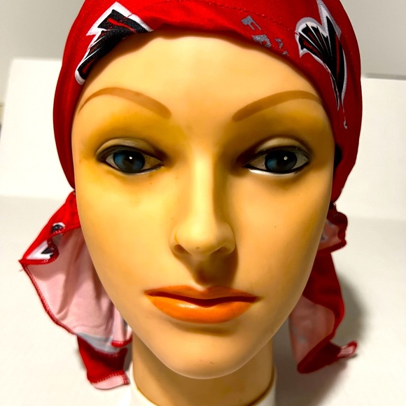 New Bandana Style Atlanta Falcons 
For Kids 7 to 15 - Picture 1 of 7